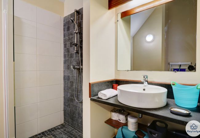 Appartement à Saint-Leu - T2 – Cantebazi*** - 55 m2 – Lagon de Saint-Leu  Appartement à Saint-Leu - T2 – Cantebazi*** - 55 m2 – Lagon de Saint-Leu