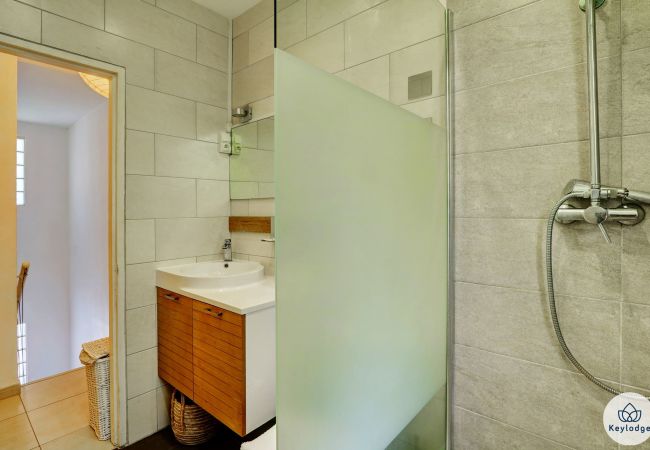 Appartement à Saint Denis - T3 – Duplex Moringue** – proche centre Saint-Denis Appartement à Saint Denis - T3 – Duplex Moringue** – proche centre Saint-Denis