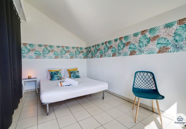 Appartement à Saint Pierre - T3 duplex – Le Tempo Créole** – Terre-Sainte Appartement à Saint Pierre - T3 duplex – Le Tempo Créole** – Terre-Sainte