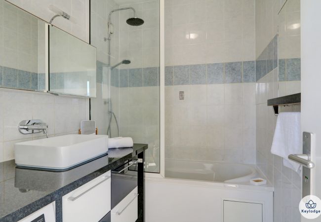 Appartement à Saint Pierre - T3 duplex – Le Tempo Créole** – Terre-Sainte Appartement à Saint Pierre - T3 duplex – Le Tempo Créole** – Terre-Sainte