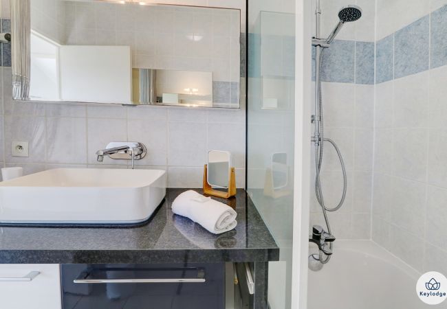 Appartement à Saint Pierre - T3 duplex – Le Tempo Créole** – Terre-Sainte Appartement à Saint Pierre - T3 duplex – Le Tempo Créole** – Terre-Sainte