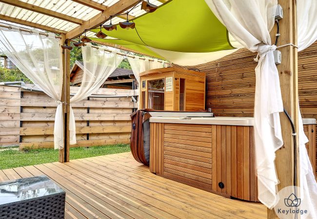 Bungalow à SAINT-LOUIS - Jardin de Montplaisir - Joli Coeur – Bungalow 25m² avec jacuzzi et vue sur la montagne – Saint-Louis Bungalow à SAINT-LOUIS - Jardin de Montplaisir - Joli Coeur – Bungalow 25m² avec jacuzzi et vue sur la montagne – Saint-Louis