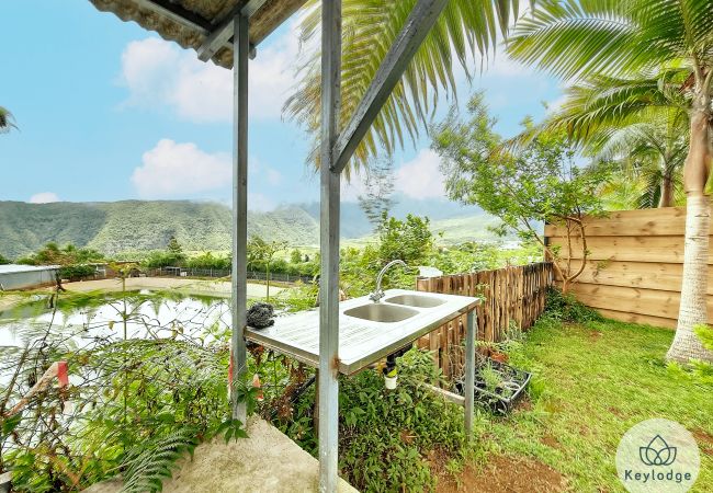 Bungalow à SAINT-LOUIS - Jardin de Montplaisir - Scheffléra – Bungalow 25m² avec vue sur la montagne – Saint-Louis Bungalow à SAINT-LOUIS - Jardin de Montplaisir - Scheffléra – Bungalow 25m² avec vue sur la montagne – Saint-Louis