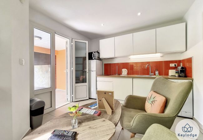 Studio à LES AVIRONS - Balcons du Sud, Le Cardinal –T1 bis 35m² avec bassin détente commun – Les Avirons Studio à LES AVIRONS - Balcons du Sud, Le Cardinal –T1 bis 35m² avec bassin détente commun – Les Avirons