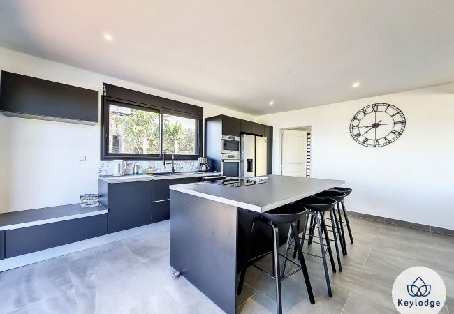 Maison à Saint-Paul - Villa One - 127 m² avec piscine – Saint-Paul Maison à Saint-Paul - Villa One - 127 m² avec piscine – Saint-Paul