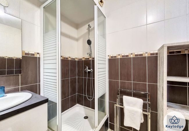 Appartement à Saint Denis - T2 – Louise - 50 m² - Près du centre-ville de Saint-Denis Appartement à Saint Denis - T2 – Louise - 50 m² - Près du centre-ville de Saint-Denis