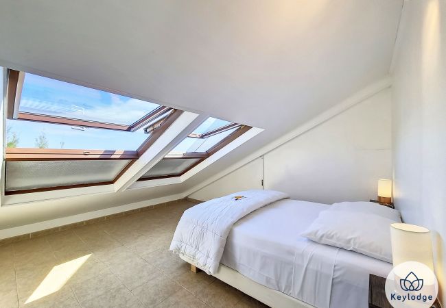 Appartement à Saint-Leu - T3 duplex pieds dans l’eau – Mosala 5 – Saint-Leu Appartement à Saint-Leu - T3 duplex pieds dans l’eau – Mosala 5 – Saint-Leu