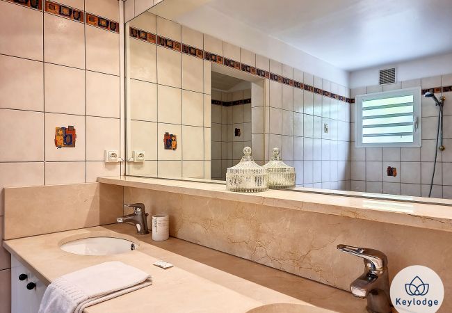 Maison à Saint-Gilles les Hauts - Villa Cadentia*** – 3 chambres avec piscine et vue mer – Saint-Gilles les Hauts Maison à Saint-Gilles les Hauts - Villa Cadentia*** – 3 chambres avec piscine et vue mer – Saint-Gilles les Hauts