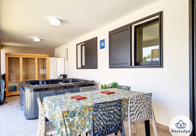 Maison à LE TAMPON - Villa Marie France – 60 m² - avec sauna et jacuzzi à la Plaine des cafres Maison à LE TAMPON - Villa Marie France – 60 m² - avec sauna et jacuzzi à la Plaine des cafres