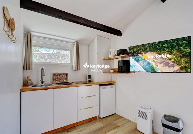 Studio à Saint-Gilles les Bains - Chez Jab - studio avec piscine partagée - Boucan Canot Studio à Saint-Gilles les Bains - Chez Jab - studio avec piscine partagée - Boucan Canot