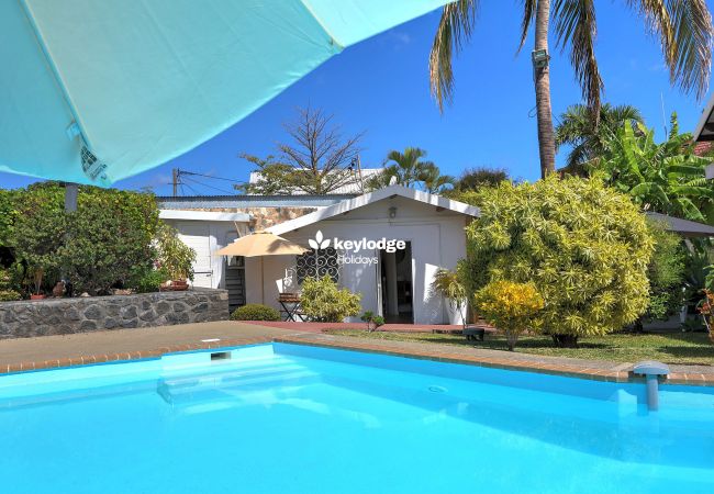 Studio à Saint-Gilles les Bains - Chez Jab - studio avec piscine partagée - Boucan Canot Studio à Saint-Gilles les Bains - Chez Jab - studio avec piscine partagée - Boucan Canot