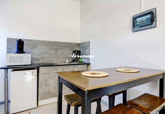 Appartement à Saint Pierre - Liyann, T2 de 50m², proche de la plage de Terre-Sainte Appartement à Saint Pierre - Liyann, T2 de 50m², proche de la plage de Terre-Sainte