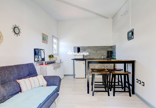 Appartement à Saint Pierre - Liyann, T2 de 50m², proche de la plage de Terre-Sainte Appartement à Saint Pierre - Liyann, T2 de 50m², proche de la plage de Terre-Sainte