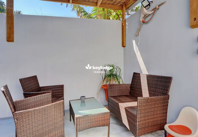 Appartement à Saint Pierre - Liyann, T2 de 50m², proche de la plage de Terre-Sainte Appartement à Saint Pierre - Liyann, T2 de 50m², proche de la plage de Terre-Sainte