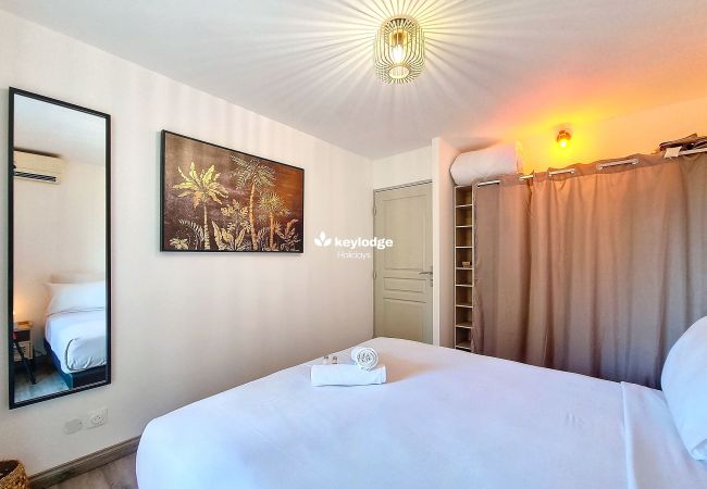 Appartement à Saint Denis - T2 – Ecrin de douceur - 42 m2 – à 10 min du centre-ville de Saint-Denis Appartement à Saint Denis - T2 – Ecrin de douceur - 42 m2 – à 10 min du centre-ville de Saint-Denis