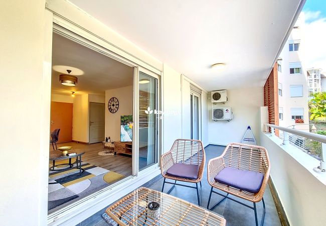 Appartement à Saint Denis - T2 – Ecrin de douceur - 42 m2 – à 10 min du centre-ville de Saint-Denis Appartement à Saint Denis - T2 – Ecrin de douceur - 42 m2 – à 10 min du centre-ville de Saint-Denis