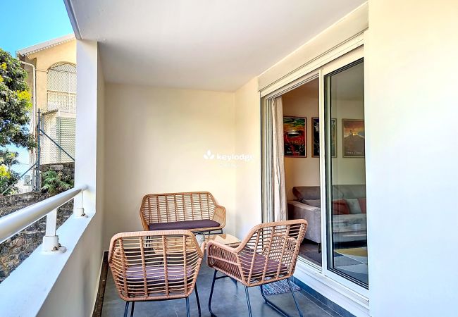 Appartement à Saint Denis - T2 – Ecrin de douceur - 42 m2 – à 10 min du centre-ville de Saint-Denis Appartement à Saint Denis - T2 – Ecrin de douceur - 42 m2 – à 10 min du centre-ville de Saint-Denis