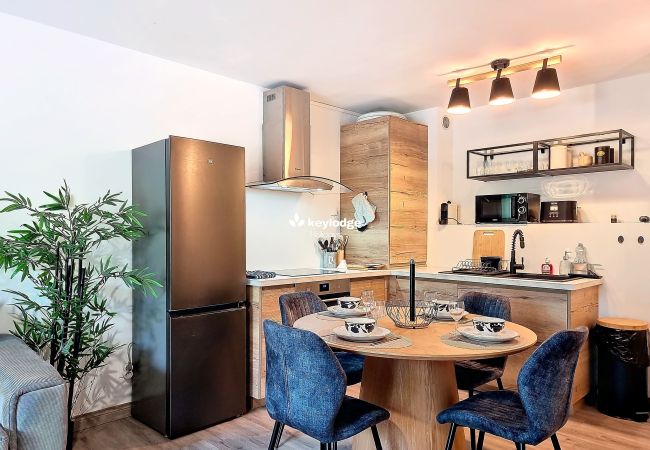 Appartement à Saint Denis - T2 – Ecrin de douceur - 42 m2 – à 10 min du centre-ville de Saint-Denis Appartement à Saint Denis - T2 – Ecrin de douceur - 42 m2 – à 10 min du centre-ville de Saint-Denis