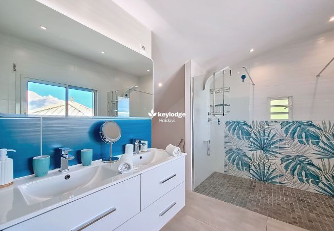 Maison à Saint-Gilles les Bains - Villa Bleue - 227m² avec piscine et vue mer - Saint-Gilles-Les-Bains Maison à Saint-Gilles les Bains - Villa Bleue - 227m² avec piscine et vue mer - Saint-Gilles-Les-Bains