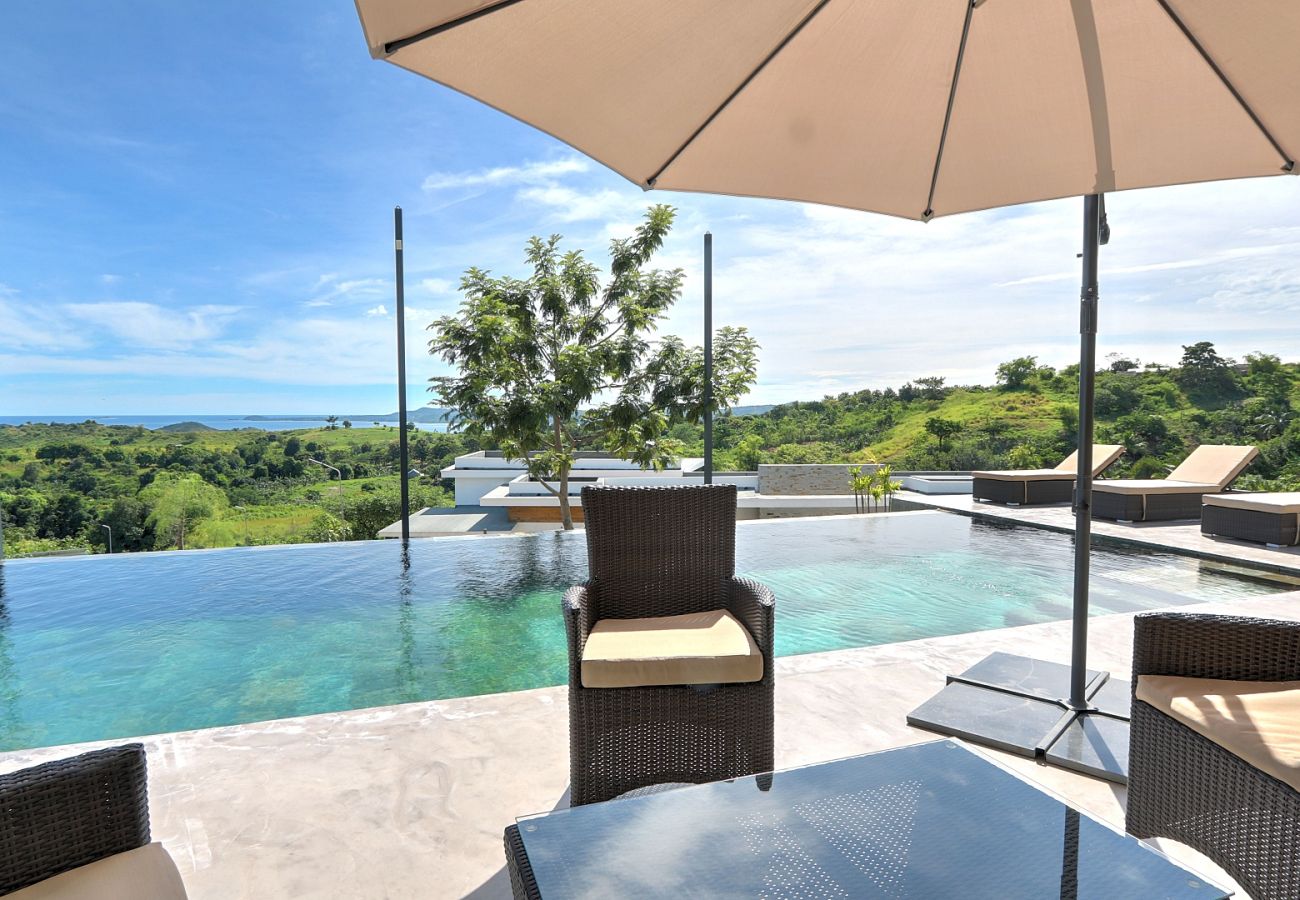 Villa à Hell-Ville - Villa Sambirano – avec piscine et vue mer – Nosy Be
