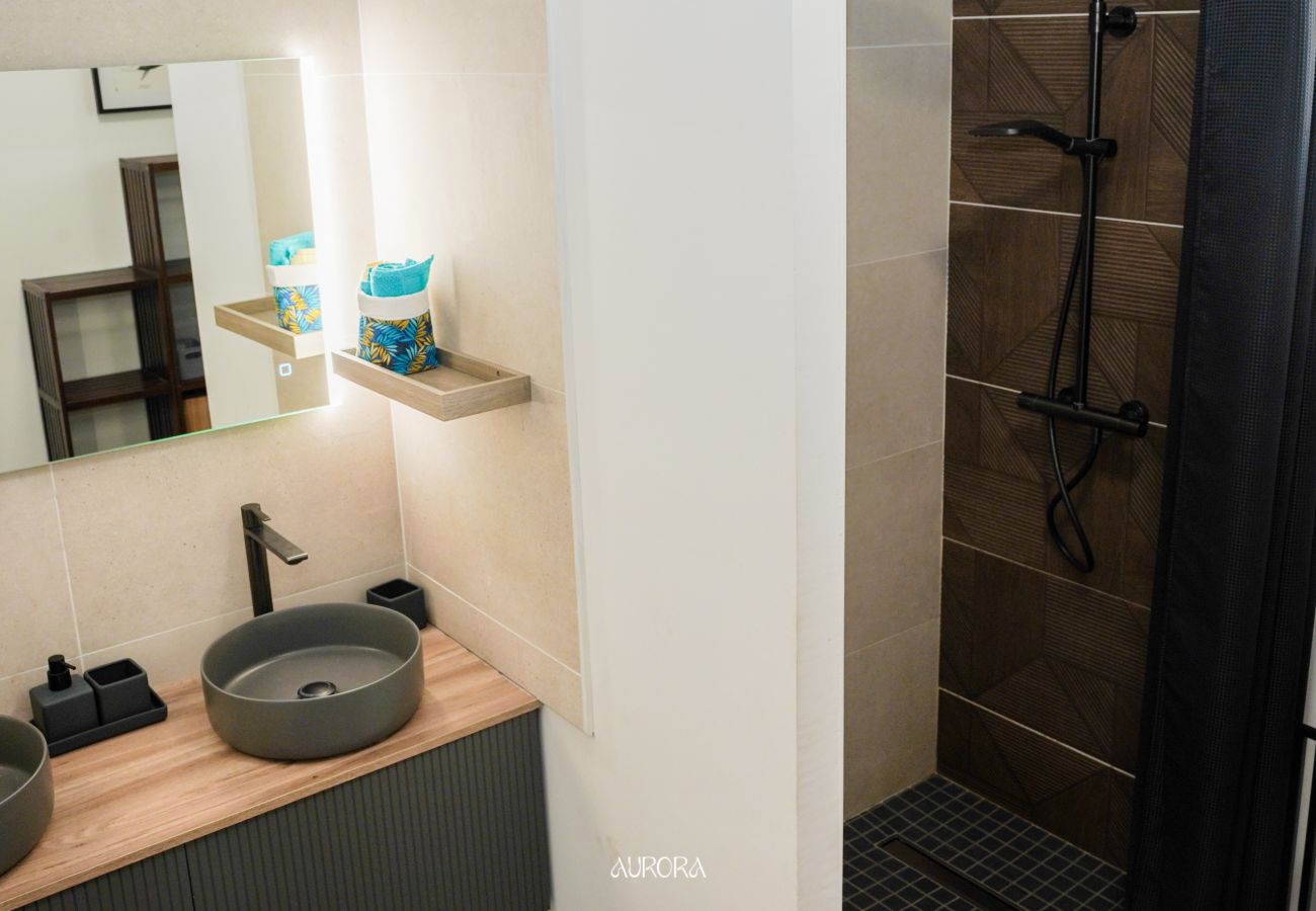 Appartement à SAINT-PIERRE - Kaz des Epices – T3 de 60m² – Saint-Pierre Appartement à SAINT-PIERRE - Kaz des Epices – T3 de 60m² – Saint-Pierre