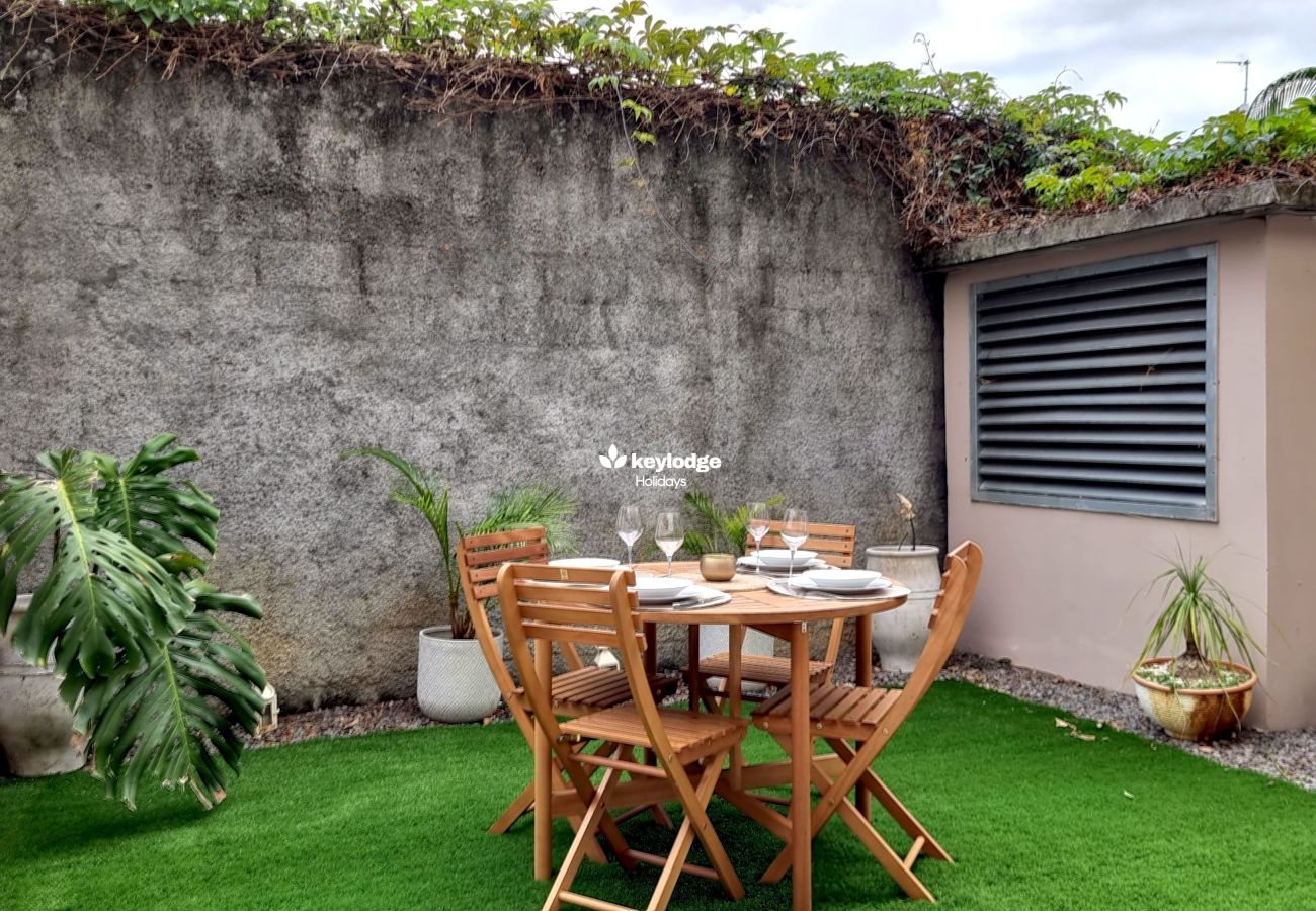 Appartement à Saint-Denis - T2 Kamala – 50m² avec terrasse extérieur - Sainte-Clotilde