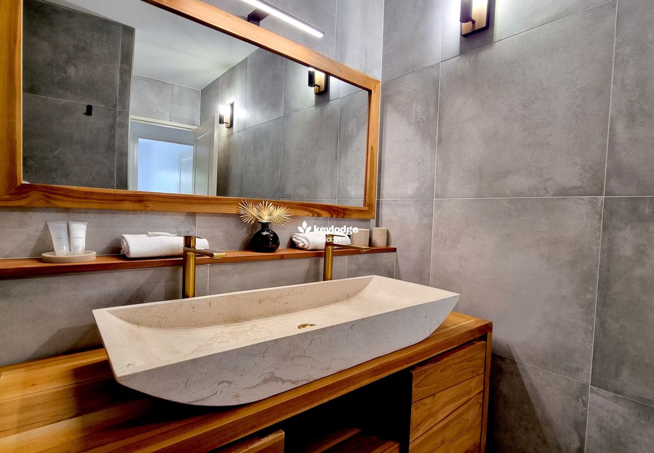 Appartement à Saint-Denis - T2 Kamala – 50m² avec terrasse extérieur - Sainte-Clotilde