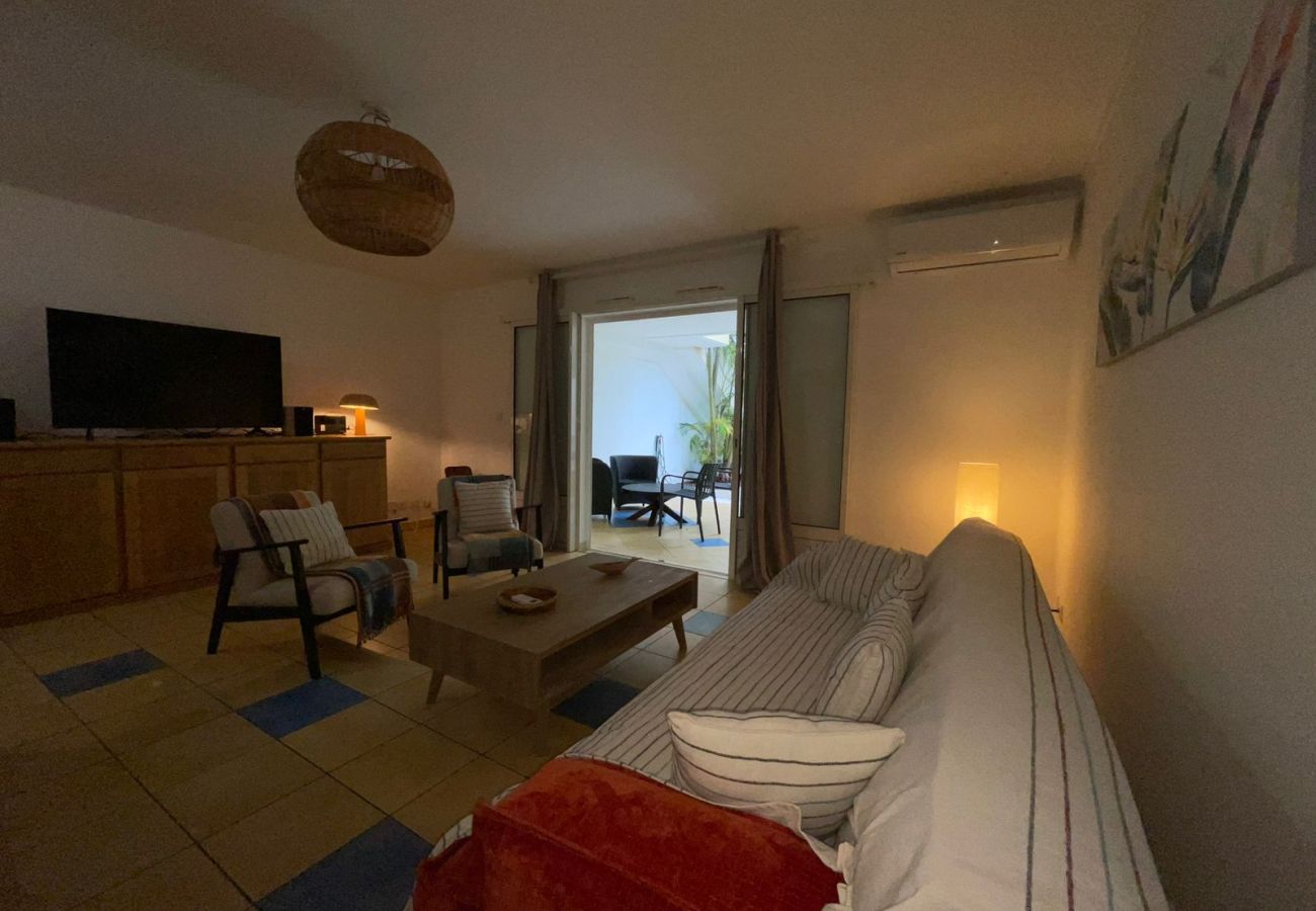 Appartement à Saint-Gilles les Bains - T3 Hevi – 68m² avec terrasse extérieure et piscine commune – La Saline-les-Bains