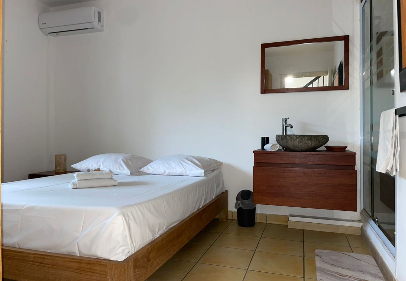 Appartement à Saint-Gilles les Bains - T3 Hevi – 68m² avec terrasse extérieure et piscine commune – La Saline-les-Bains