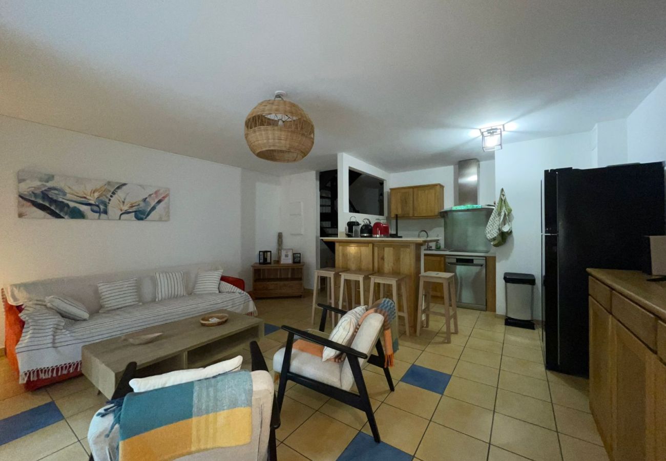 Appartement à Saint-Gilles les Bains - T3 Hevi – 68m² avec terrasse extérieure et piscine commune – La Saline-les-Bains