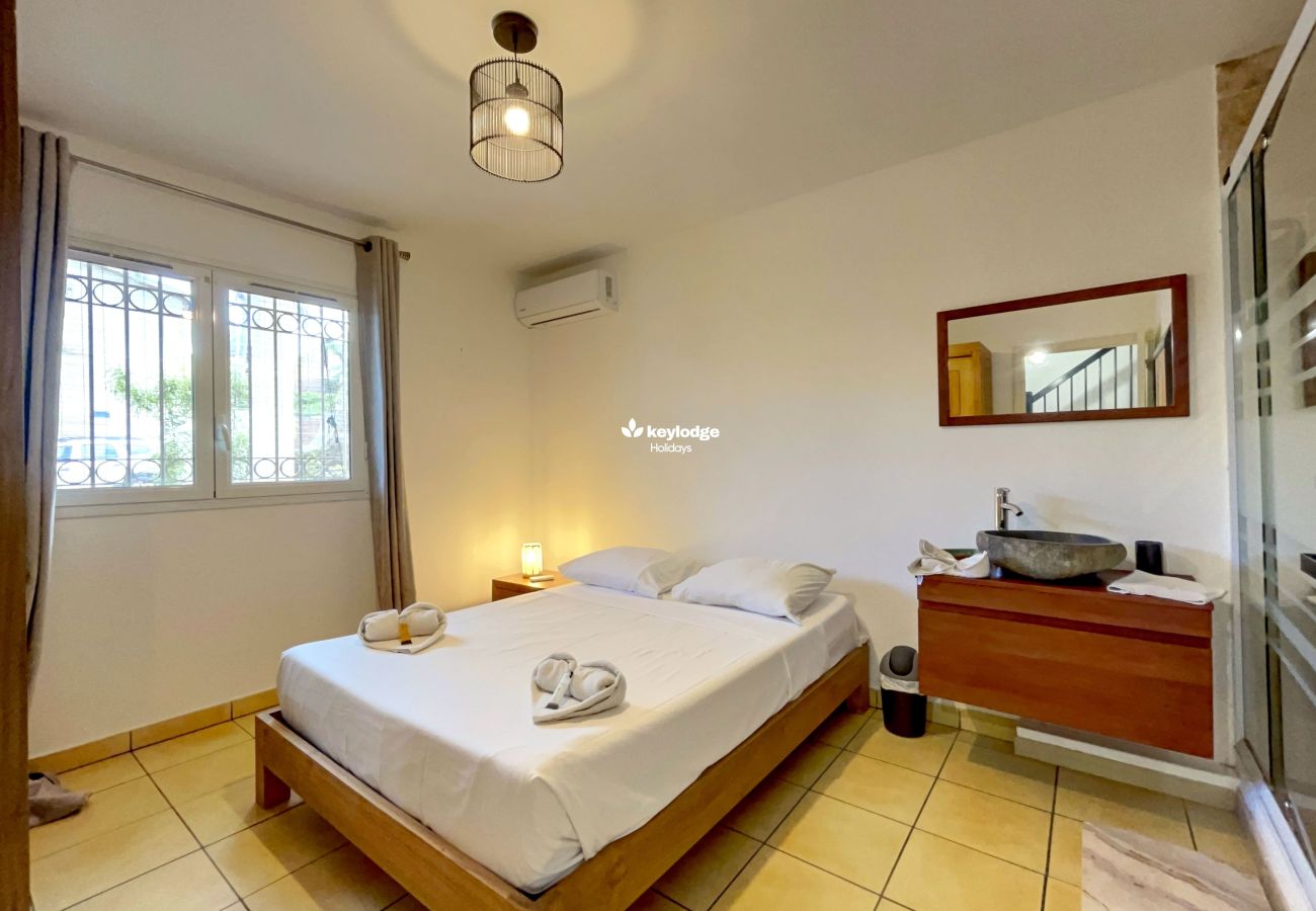 Appartement à Saint-Gilles les Bains - T3 Hevi – 68m² avec terrasse extérieure et piscine commune – La Saline-les-Bains