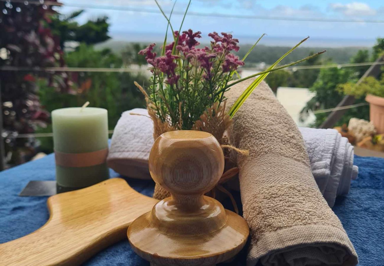 Maison à L'Étang-Salé - Vetibunga Bungalow –25m² avec Jacuzzi – Etang-Salé