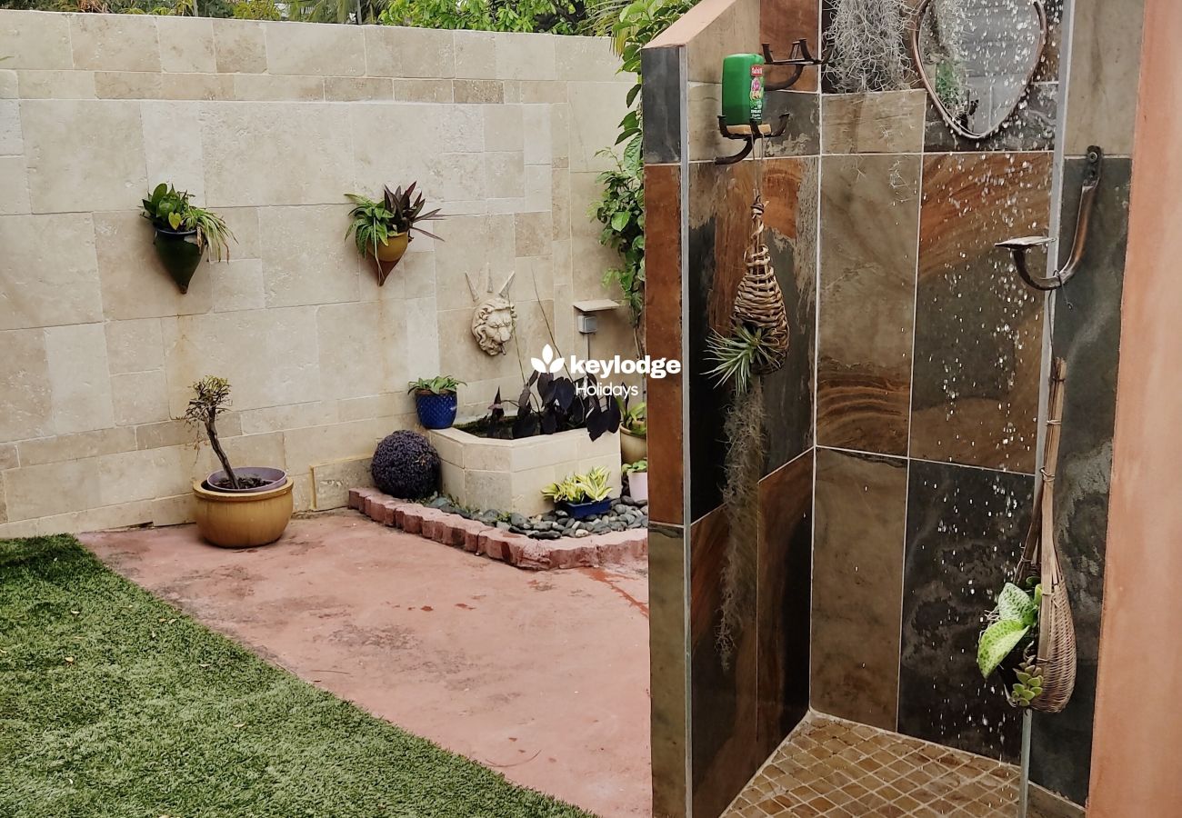 Maison à L'Étang-Salé - Vetibunga Bungalow –25m² avec Jacuzzi – Etang-Salé