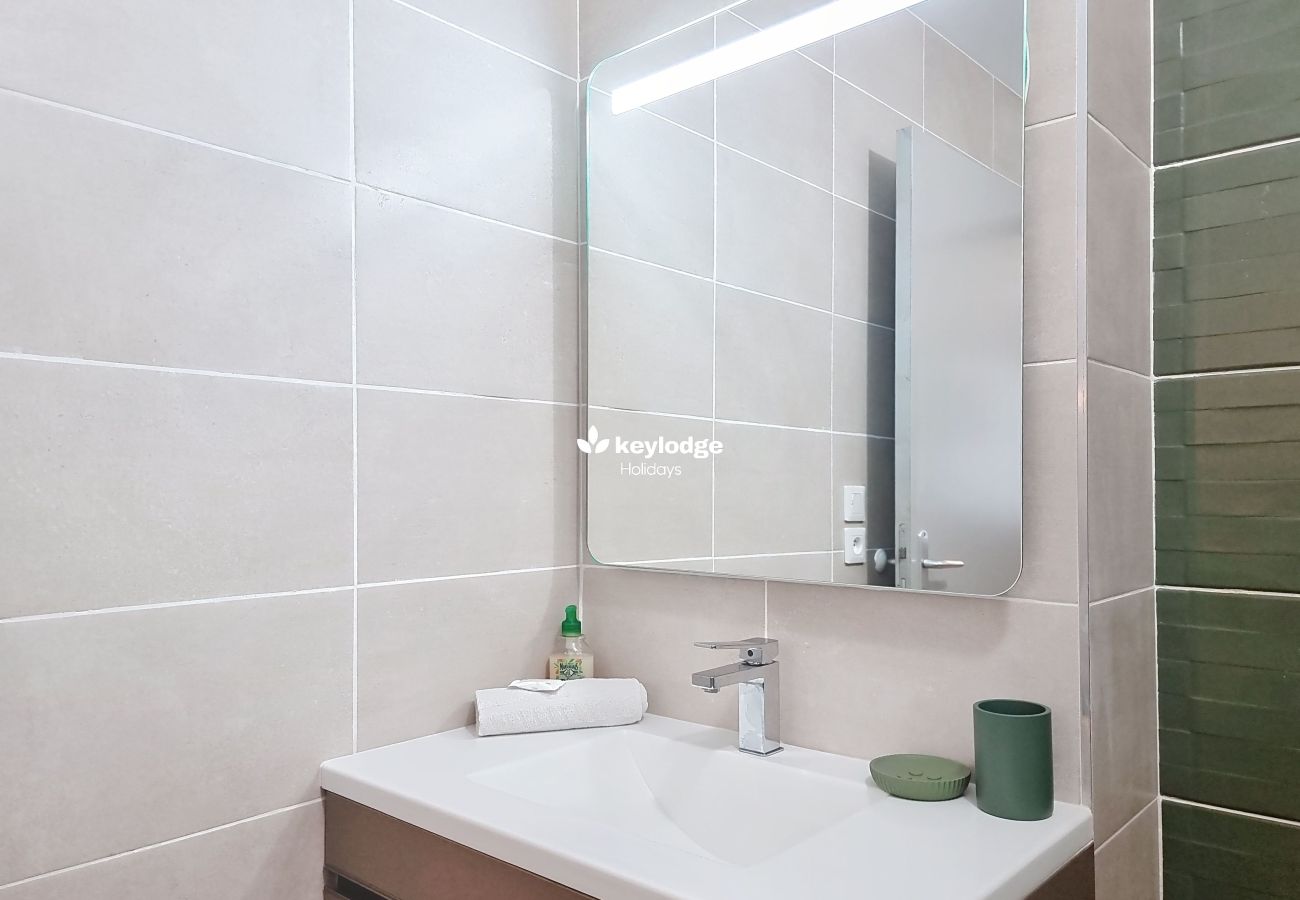 Appartement à L'Étang-Salé - Ecrin Salé – T2 rénové de 64 m² - Location Appartement L’Etang-Salé