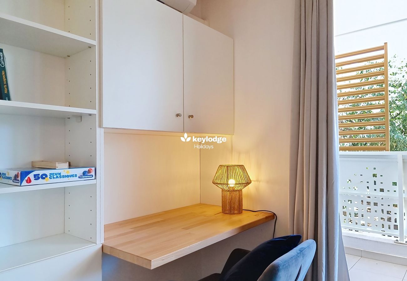 Appartement à L'Étang-Salé - Ecrin Salé – T2 rénové de 64 m² - Location Appartement L’Etang-Salé