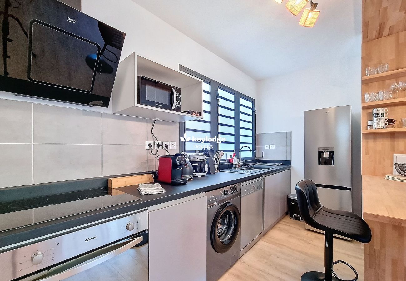 Appartement à L'Étang-Salé - Ecrin Salé – T2 rénové de 64 m² - Location Appartement L’Etang-Salé