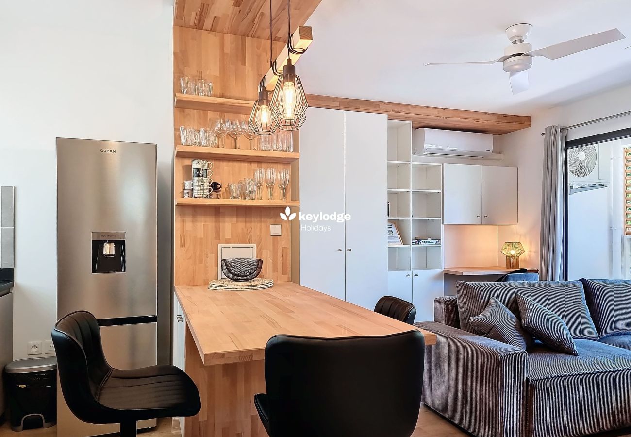 Appartement à L'Étang-Salé - Ecrin Salé – T2 rénové de 64 m² - Location Appartement L’Etang-Salé