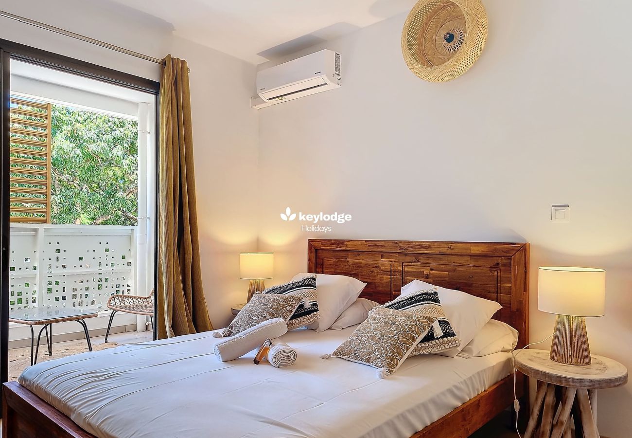 Appartement à L'Étang-Salé - Ecrin Salé – T2 rénové de 64 m² - Location Appartement L’Etang-Salé