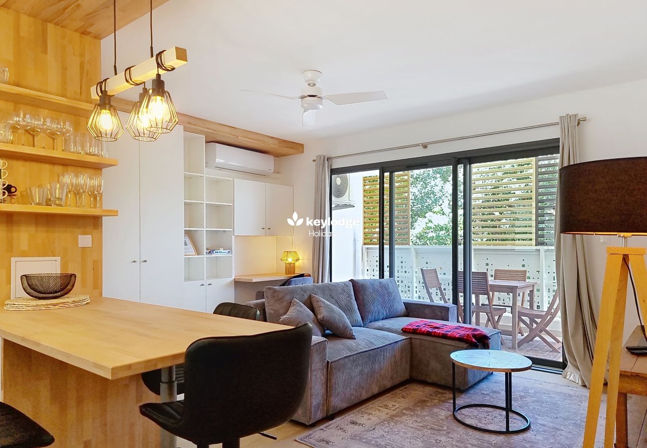 Appartement à L'Étang-Salé - Ecrin Salé – T2 rénové de 64 m² - Location Appartement L’Etang-Salé