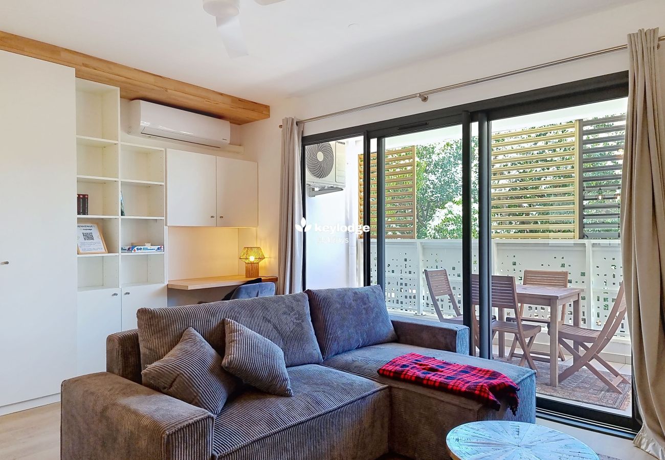 Appartement à L'Étang-Salé - Ecrin Salé – T2 rénové de 64 m² - Location Appartement L’Etang-Salé
