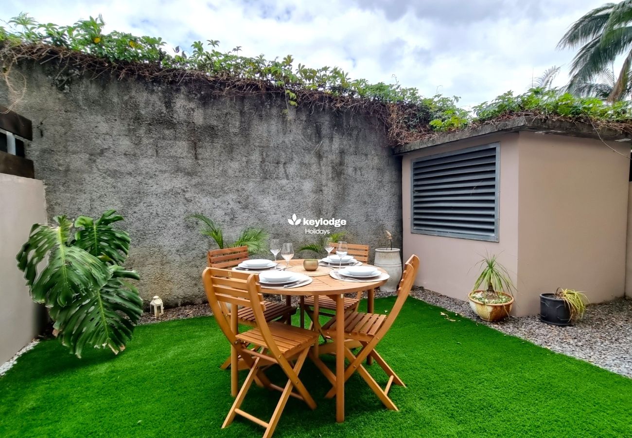 Appartement à Saint-Denis - T2 Kamala – 50m² avec terrasse extérieure - Sainte-Clotilde