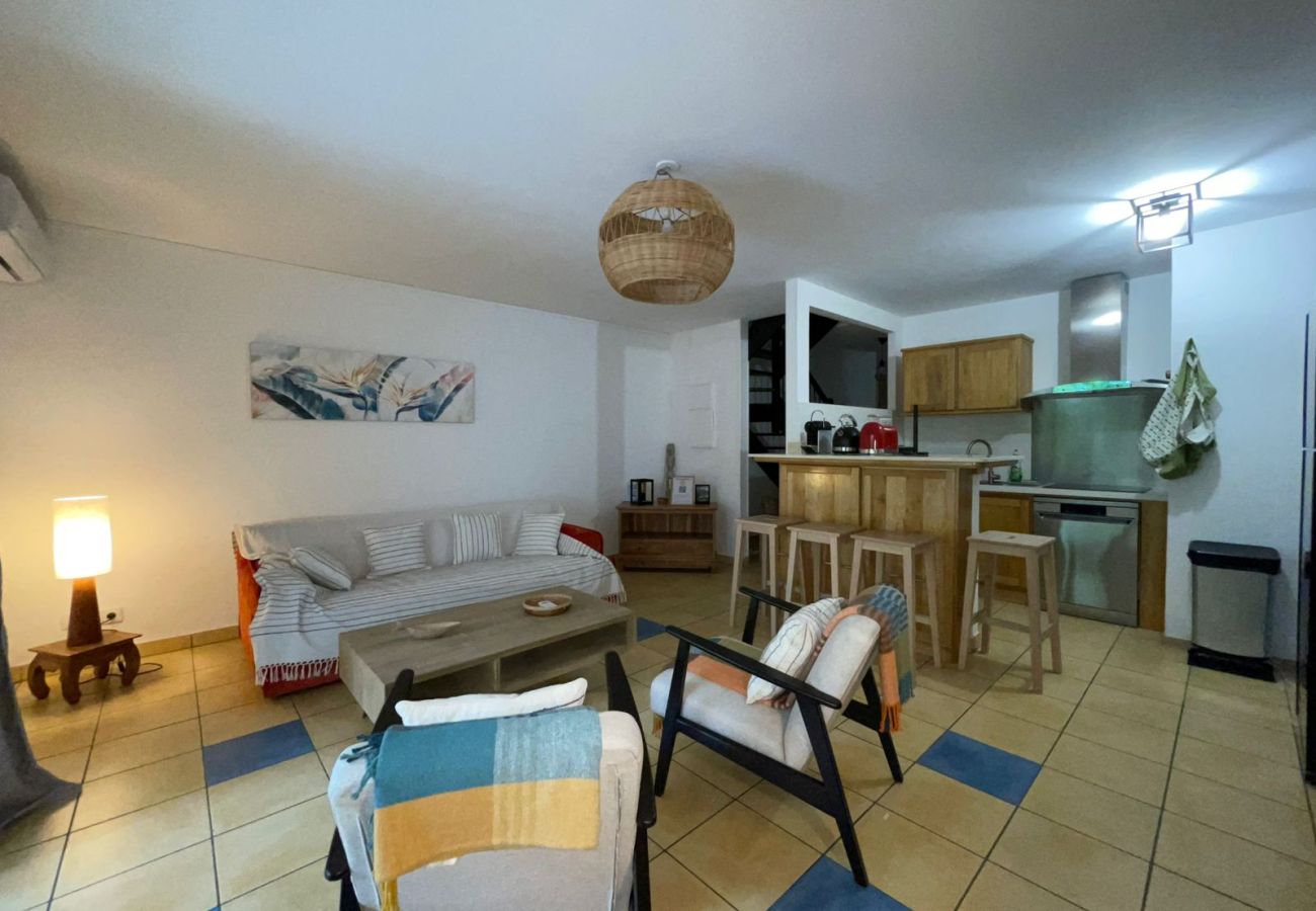 Appartement à Saint-Gilles les Bains - T3 Hevi – 68m² avec terrasse extérieure et piscine commune – La Saline-les-Bains