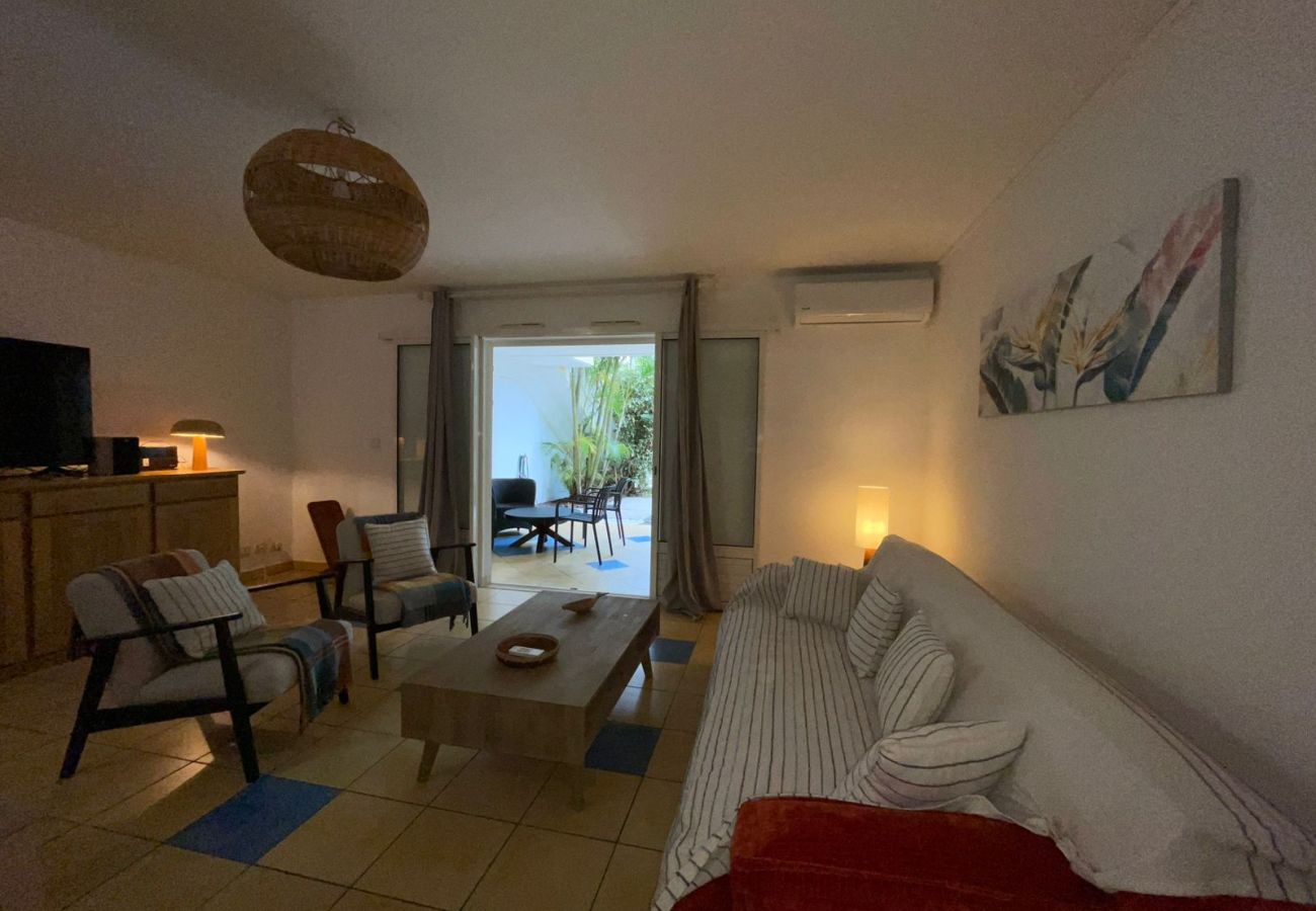 Appartement à Saint-Gilles les Bains - T3 Hevi – 68m² avec terrasse extérieure et piscine commune – La Saline-les-Bains