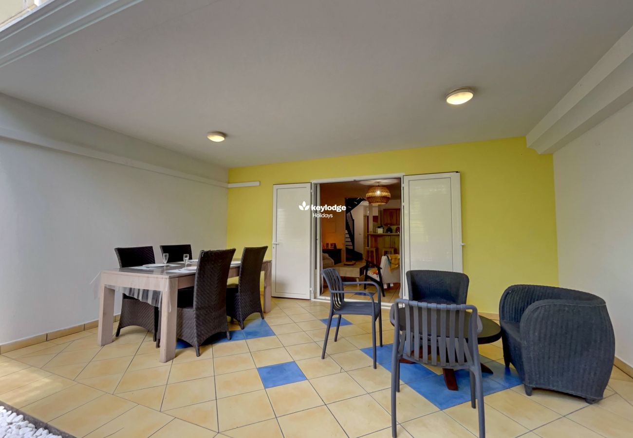 Appartement à Saint-Gilles les Bains - T3 Hevi – 68m² avec terrasse extérieure et piscine commune – La Saline-les-Bains